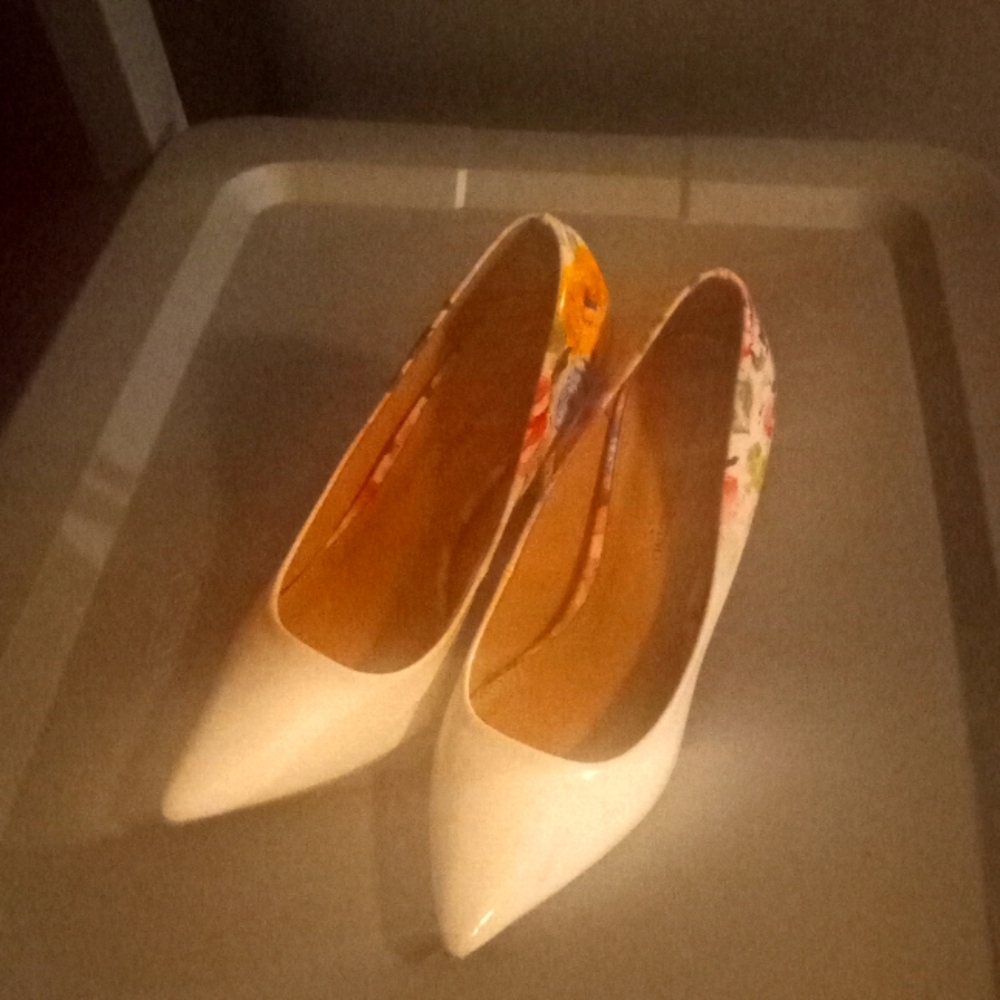Dress pumps